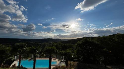 Maison belle vue et piscine