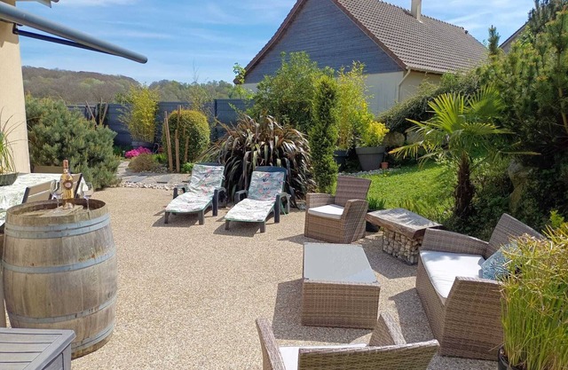 Maison Calme Avec Belle Terrasse