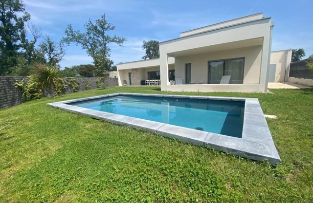 Maison D'architecte Contemporaine Avec Piscine