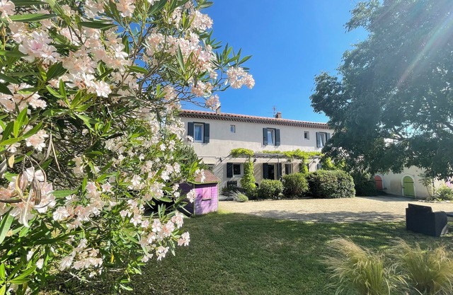 Maison de Caractère Rénovée Entre Ardèche et Drôme Provençale