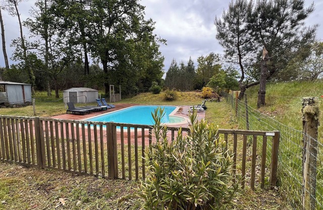 Maison Familiale de Vacances, Piscine, 20 Couchages, 7 Chambres, Parc+12 000 m2