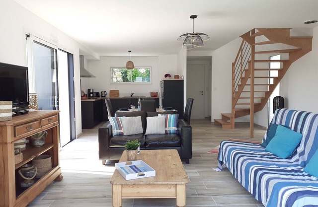 Maison Neuve Clos de mur à 200m du Golfe du Morbihan