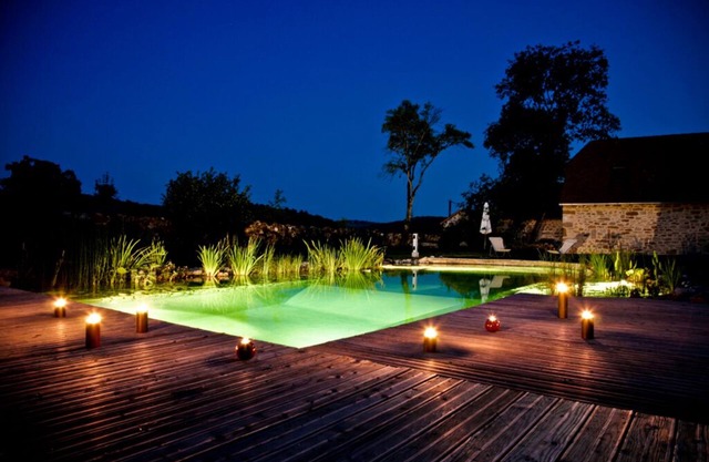 Maison Quercy authentic charm, great comfort, natural swimming pool with trees