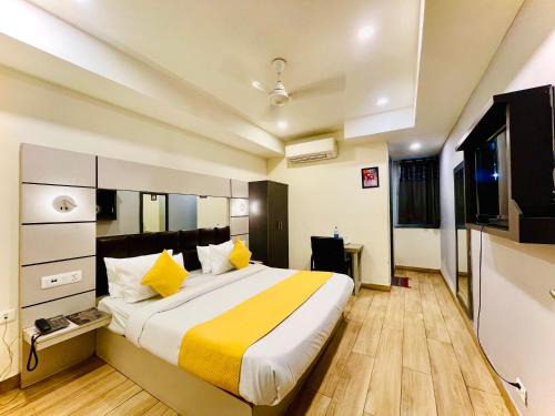 Majesta Stay at Hotel Royal Saffron - Kirti Nagar