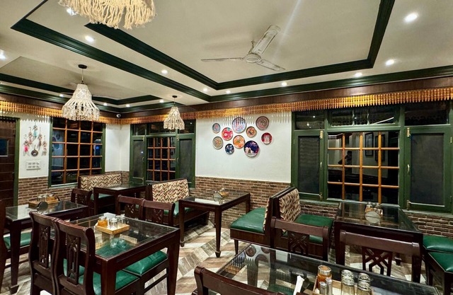 Majestic Himalayan View Rooms in delightful Mussoorie and amazing food