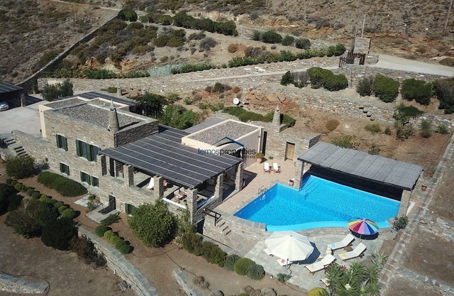 Majestic Villa with a swimming pool, tennis court and mini football pitch