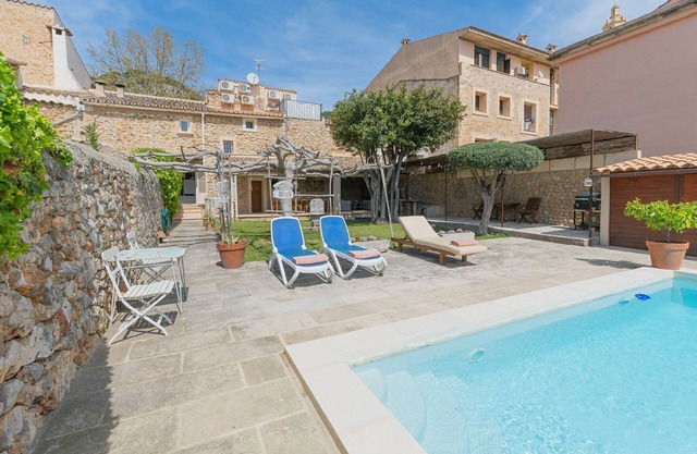 MajorcanTownhouse in caimari With Private Little Garden, Terrace And Pool