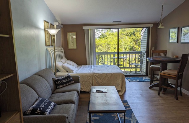 Make memories on Grand Traverse East Bay.