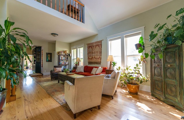 Make yourself at home in a spacious, clean and comfortable downtown Boulder home