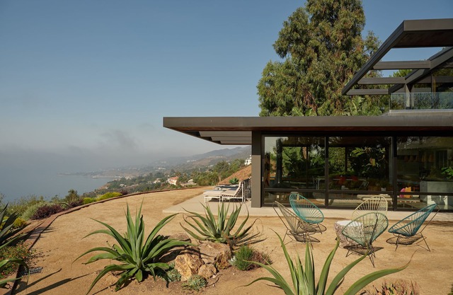 Malibu Mid-Century Modern Luxury retreat home