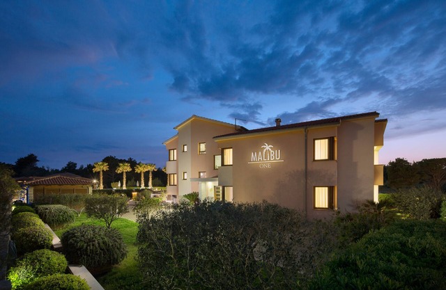 Malibu One - Unique villa for large groups of people.