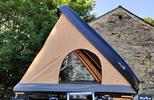 Mallory Rooftop Tent Hire - from ElectricExplorers