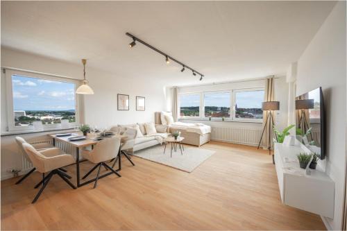 Malu Rooms - Über den Dächern der Stadt, Zentrum, Panorama, Terrasse, höchste FeWo der Stadt