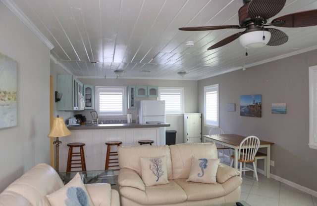 Manatee Pocket Guest Cottage