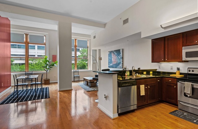 Manhattan Style Condo in Downtown Norfolk