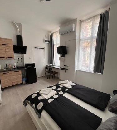 MaNo Studios Budapest I