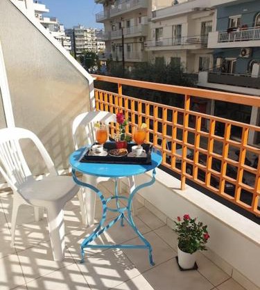 Manolis House
