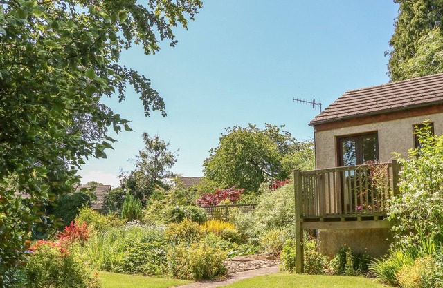 MANOR LODGE, family friendly in Kirkby Stephen
