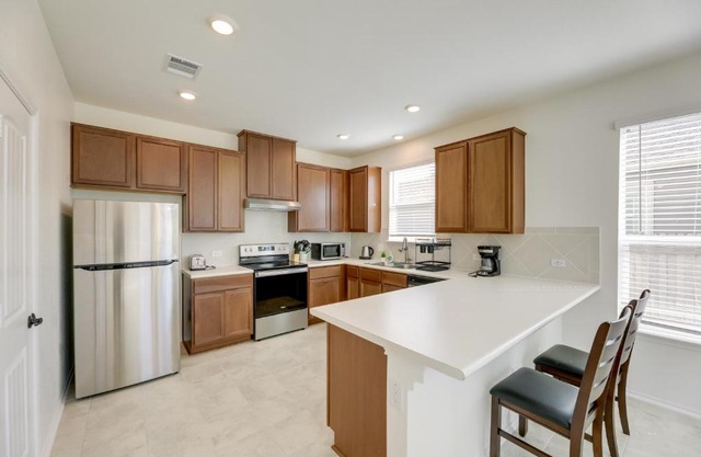 Manor Vacation Rental with Yard 17 Mi to Austin!