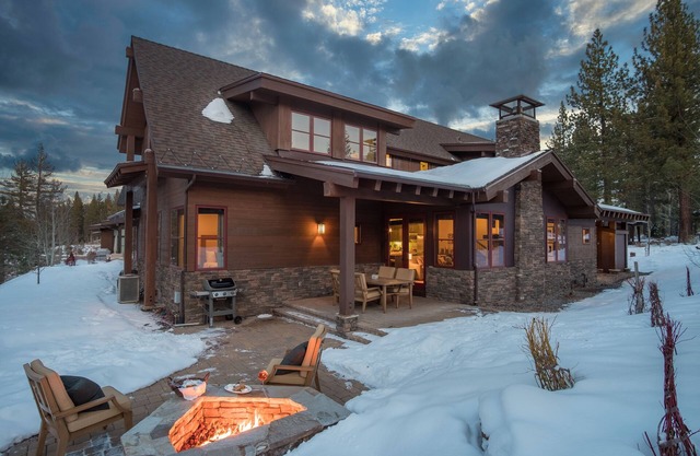 Maple by AvantStay | Modern Mountain Home w/Cozy Fire Pit 15 Mins frm Northstar