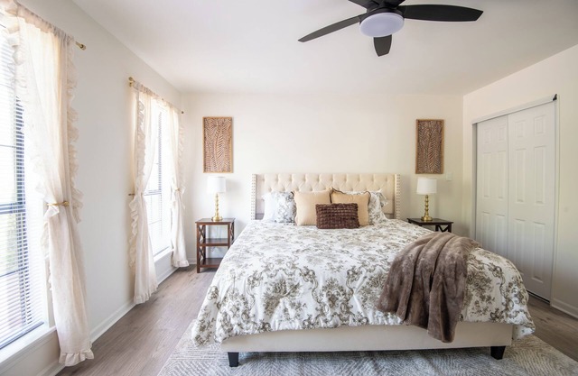 Maple & Marigold – Modern Comfort + WiFi