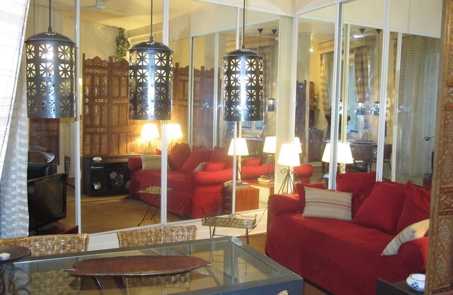 MARAIS STUDIO MINUTES WALK TO NOTRE DAME. FREE WIFI. ELEVATOR