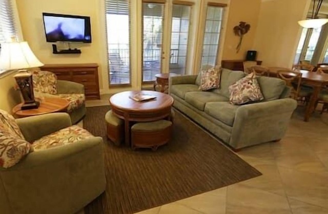 Marco Island Eagles Nest Beachfront Resort, Hot Tub