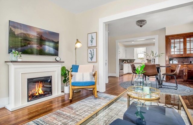 Margarete Haus | In Town | King Beds | BBQ Grill