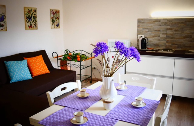 Marilyn's House 2 - Independent Holiday Home (Short Rentals)