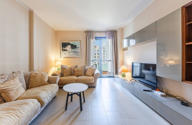 Marina Mirage Apartment