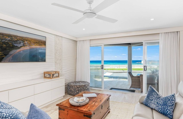Mariners 1 - Meters away from the golden sands of Mollymook Beach