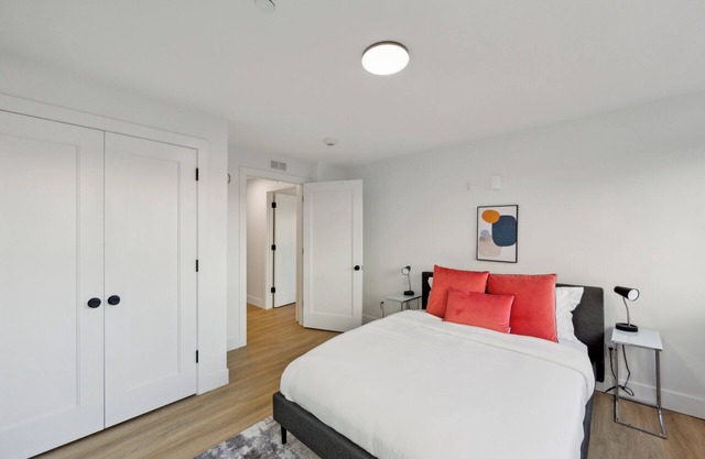 Market view Residence 504 I 2 Bedroom 2 Bathroom