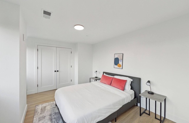 Market view Residence 505 I 1 Bedroom 1 Bathroom