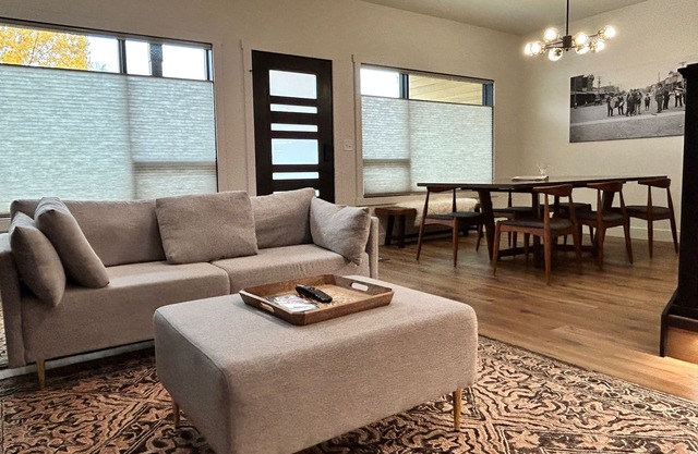 Markham 34 - Modern Comfort in the Heart of Cody - Sleeps 10