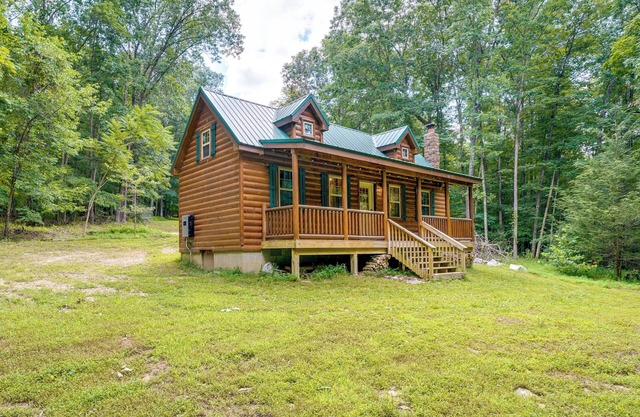 Marlinton Cabin Rental w/Greenbrier River Access!
