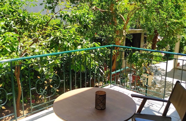Marousi Comfy Apartment with balcony