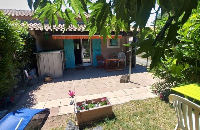 Marseillan house not overlooked quiet garden terrace in a residence