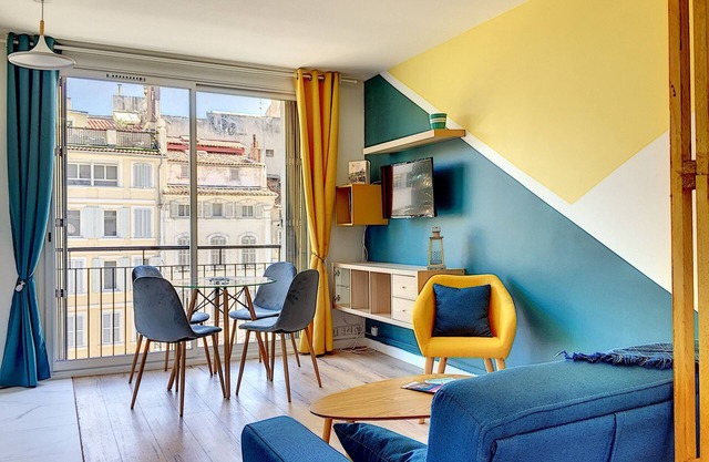 Marseille, Old Port, Grand Studio Center 13001