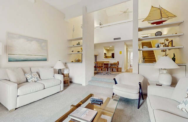 Marsh-view Harbour Town condo w/shared pool - close to shops & restaurants