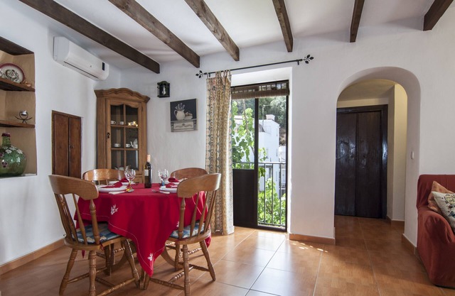 MARTA HOUSE (COMPETA)