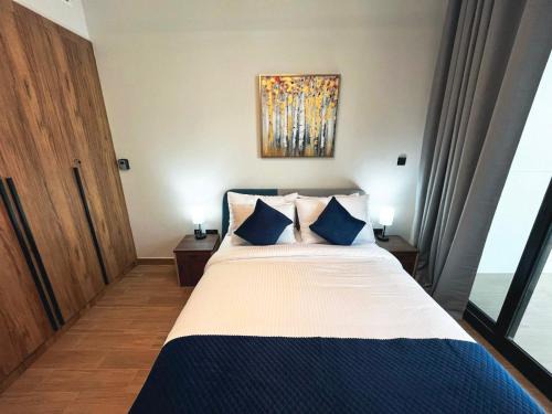 Maryah Island 1 Bed Junior Next to Cleveland Hospital by Central Stay