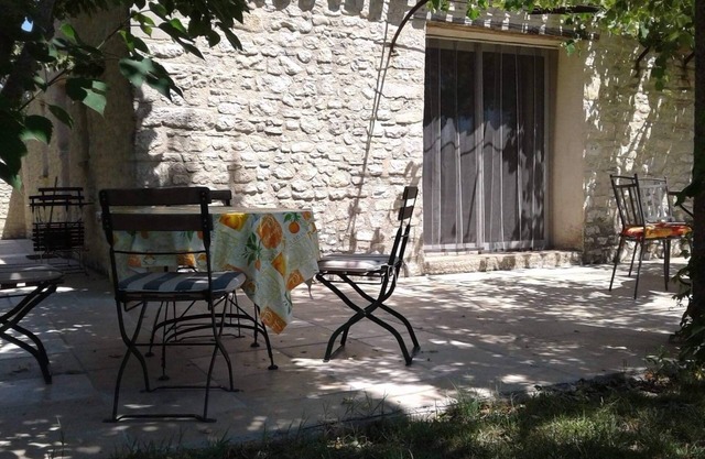 Mas provençal with swimming pool in the countryside at St Michel l'observatoire