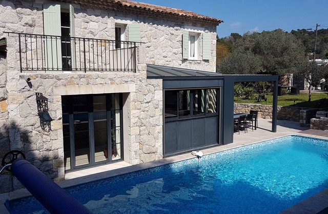 Mas Mougins, near Cannes, very bright with quality fittings