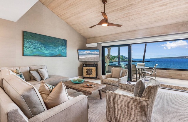 Maui Oceanfront Penthouse 3br/3b in Makena Surf with Spectacular Views