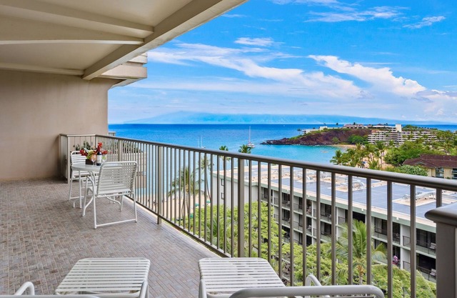 Maui Resort Rentals: The Whaler 1020 - Luxurious 10th Floor 1BR w/Gorgeous Ocean and West Maui Mountain Views!
