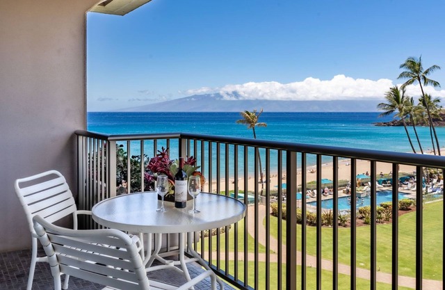 Maui Resort Rentals: The Whaler 562 - Fully Renovated 5th Floor Studio, Fantastic Pacific Ocean and Black Rock Views!