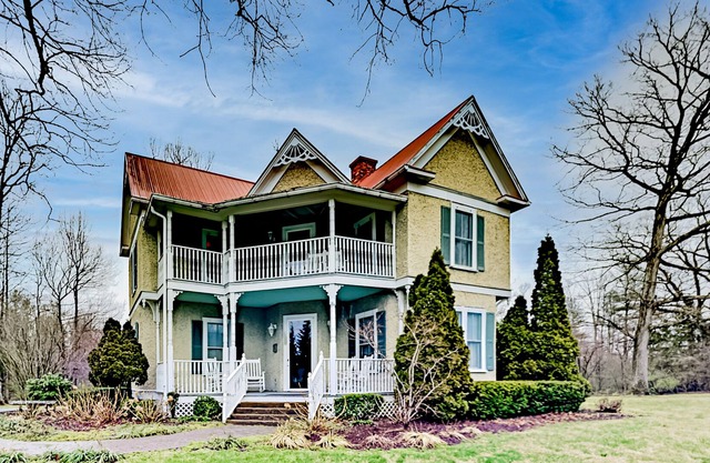 Maxwell House | Unique 4-Unit Home | 2 Balconies & 2 Porches | Near Vineyard