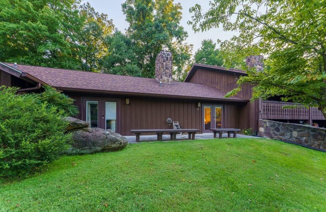 May Special! Smoky Mtn Family Basecamp, 2BR Condo Near Dollywood & Parks