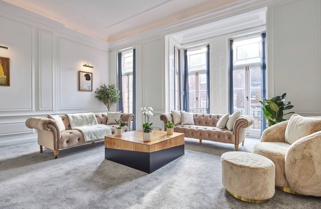 Mayfair’s Finest | Spacious 3BR Luxury Stay