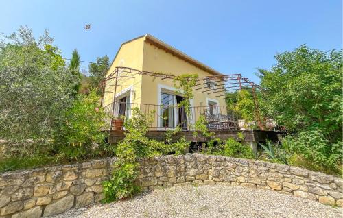 Mazet Piscine Proche Uzes